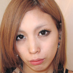 結城莉羅