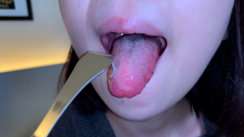 香椎佳穂の濃厚淫美な舌磨き